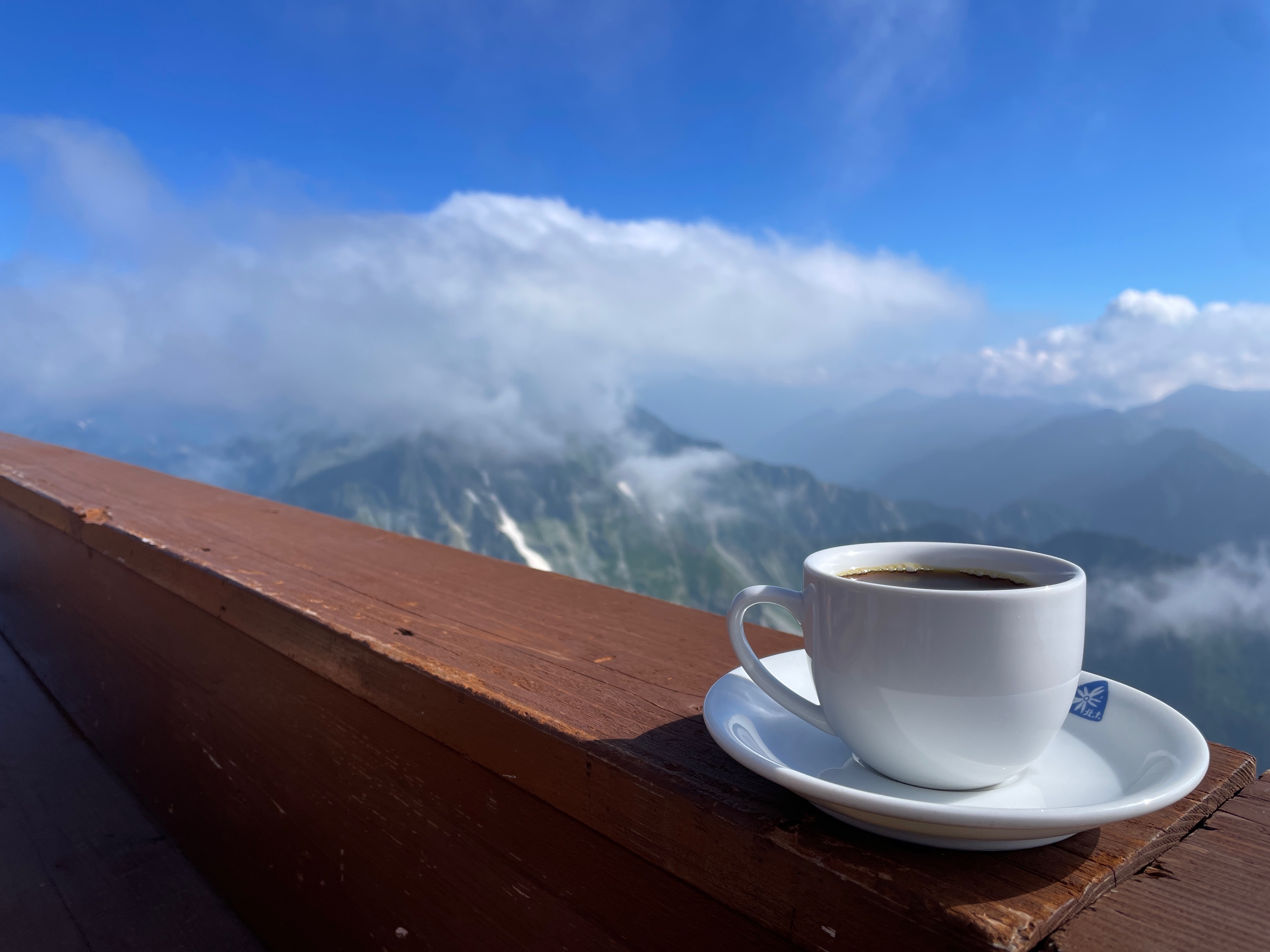 北穂高岳山荘から…